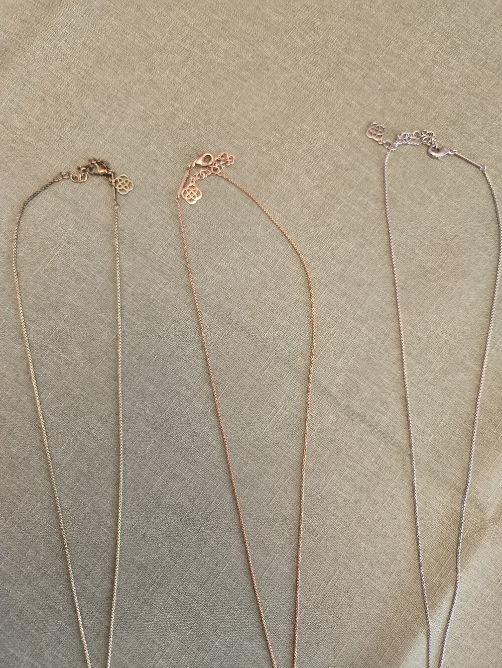 Kendra Scott bulk. 12 necklaces and 6 rings Various metals and conditions - Picture 3 of 11
